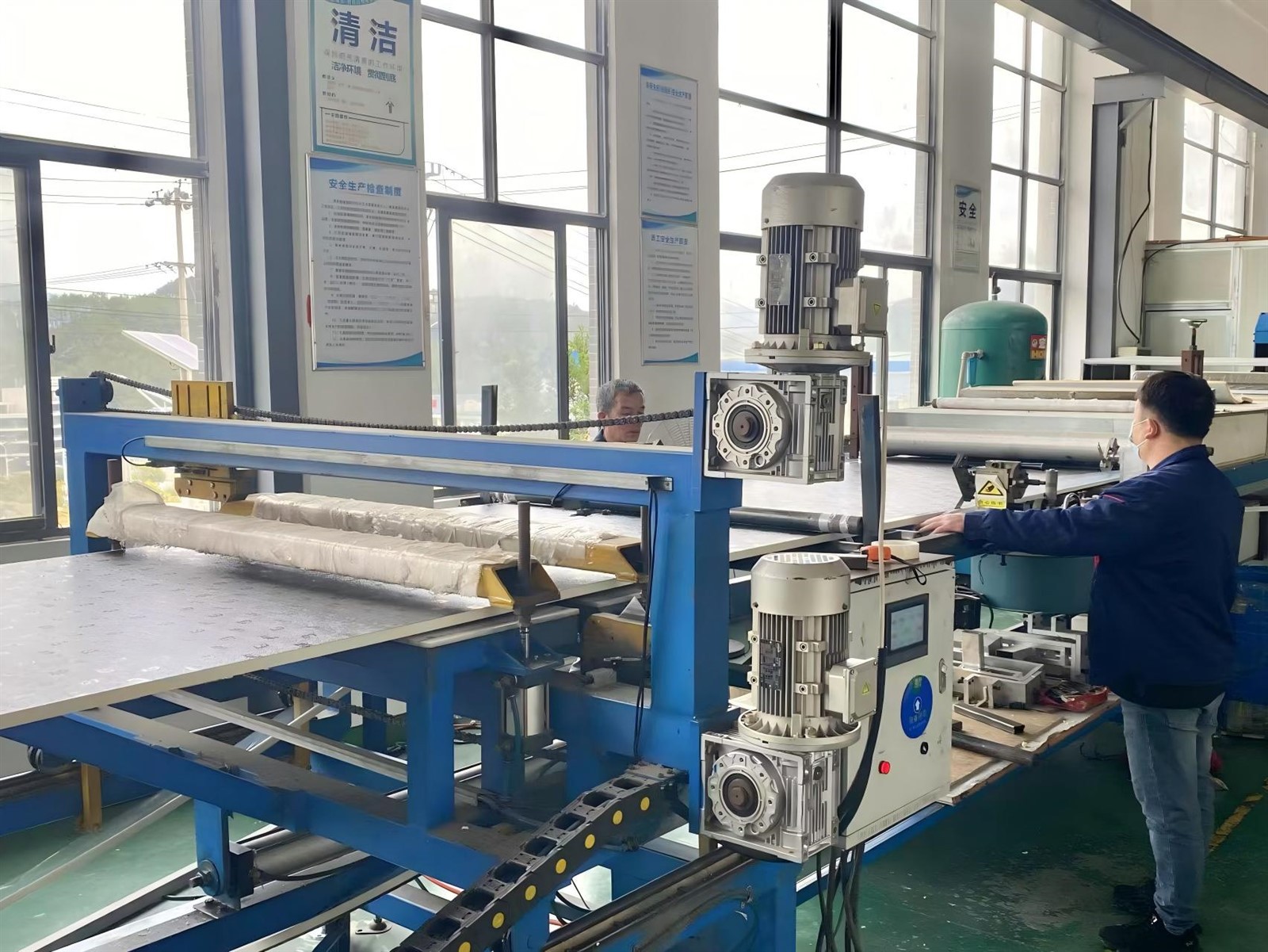 Cutting of Pre-insulated Duct Cutting of Pre-insulated Duct