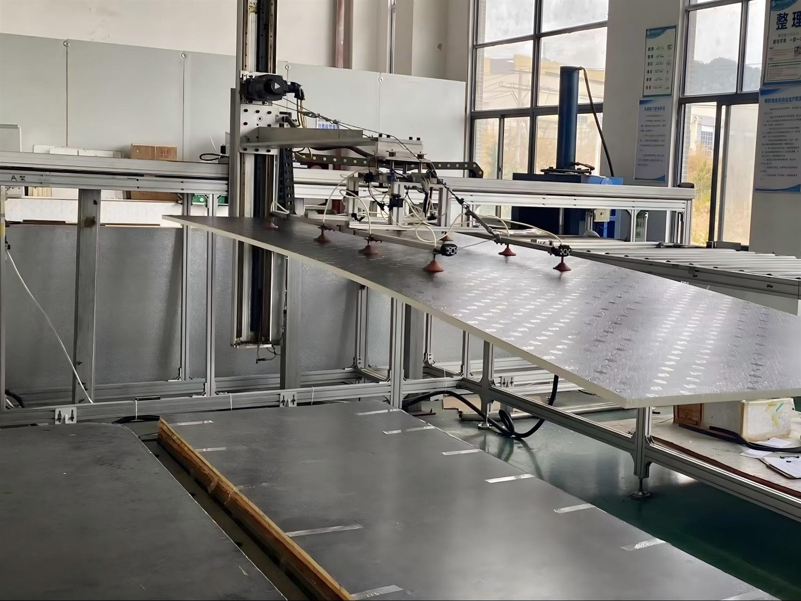 Auto-Stacking of Pre-insulated Duct Auto-Stacking of Pre-insulated Duct